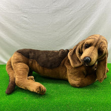 Load image into Gallery viewer, Piutre Jockline Bloodhound Dog Plush 85cm
